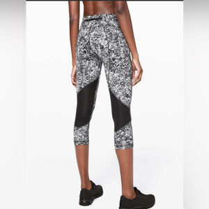 Lululemon Pace Rival Crop *22"- Paint Splash Silver Drop Multi / Black- Size 4